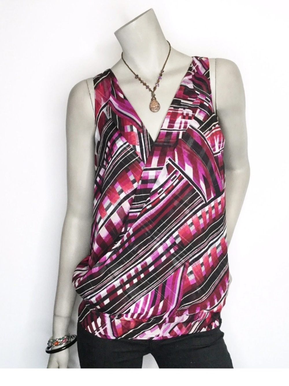 White House Black Market women’s sleeveless tank top/ blouse w/abstract print MD
